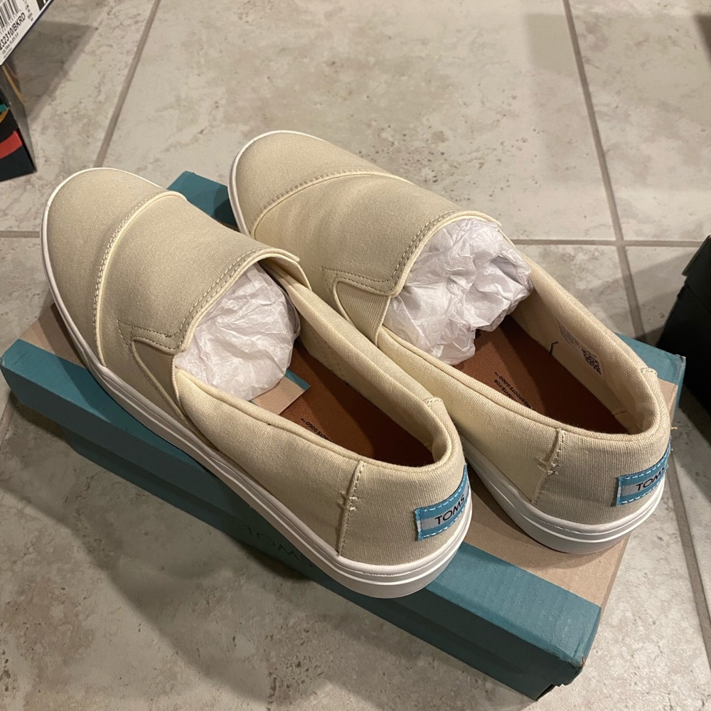 Toms slip ons